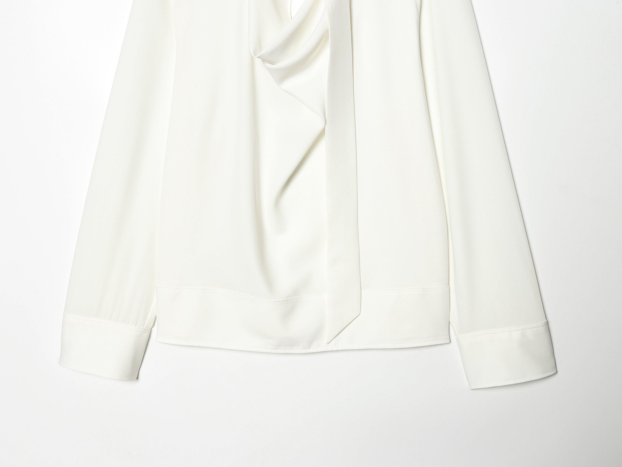 Women's lace up collar pleated shirt